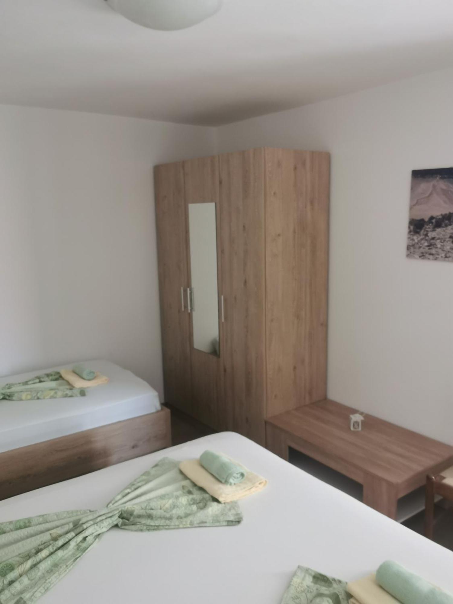 Apartments Boric Lopar Quarto foto